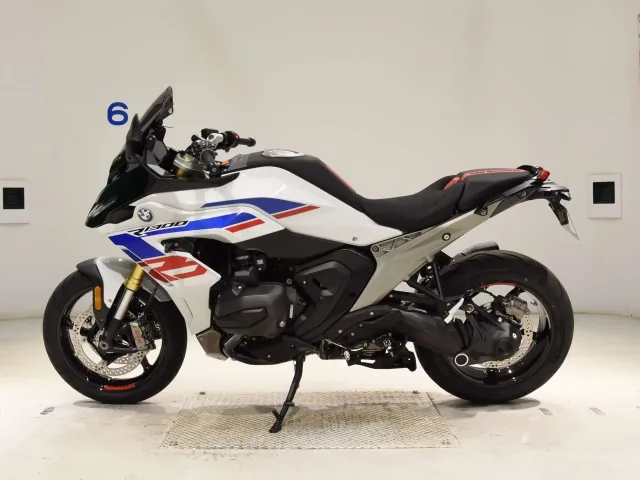 BMW R1300Rs Asa 2026, white | red | blue, фото 2