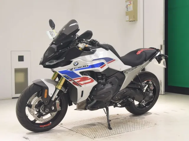 BMW R1300Rs Asa 2026, white | red | blue, фото 4