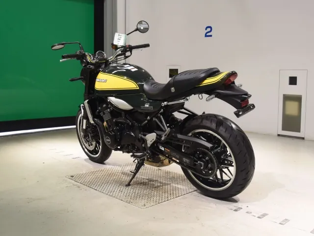 Kawasaki Z900RS 2023, зелёный, фото 6