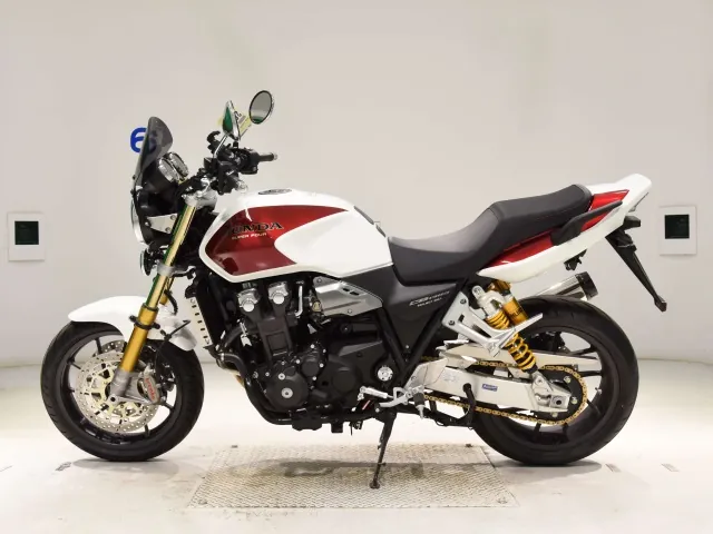 Honda CB1300 2025, white | red, фото 2