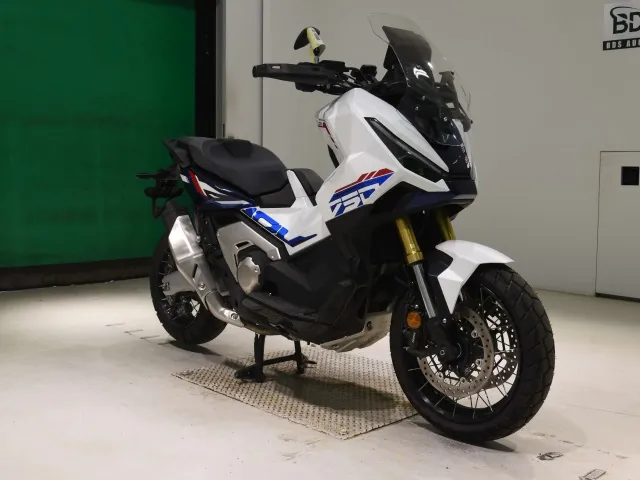 Honda X-ADV750 2026, white | navy blue, фото 3