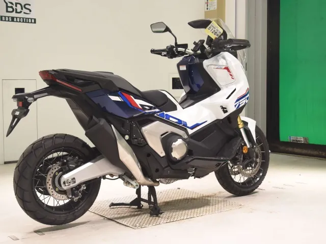 Honda X-ADV750 2026, white | navy blue, фото 5