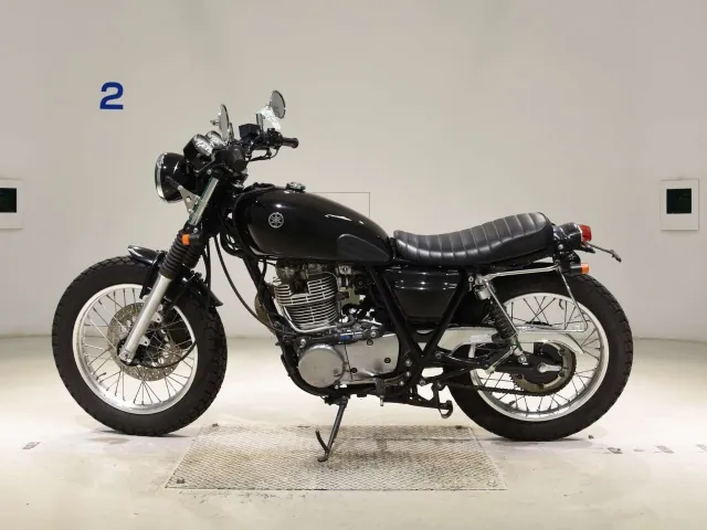 Yamaha SR400 2020, чёрный, фото 2