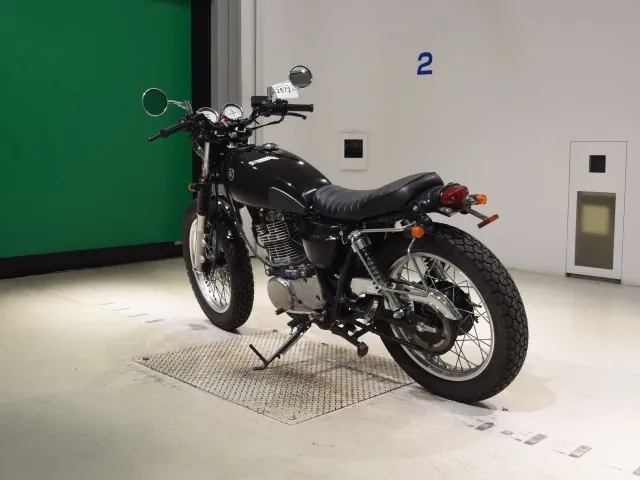 Yamaha SR400 2020, чёрный, фото 6