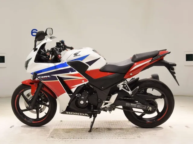 Honda CBR250R MC41, white | red | blue, фото 2