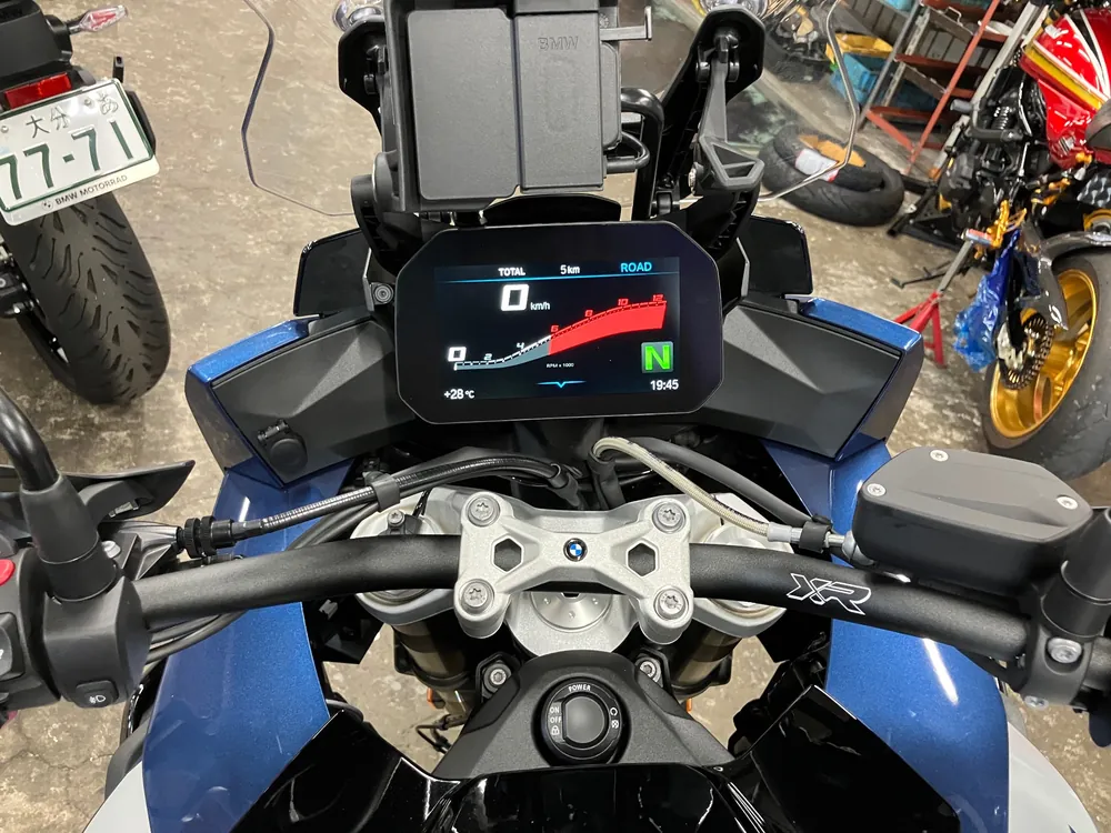 BMW S1000XR 2026, black / blue, фото 2