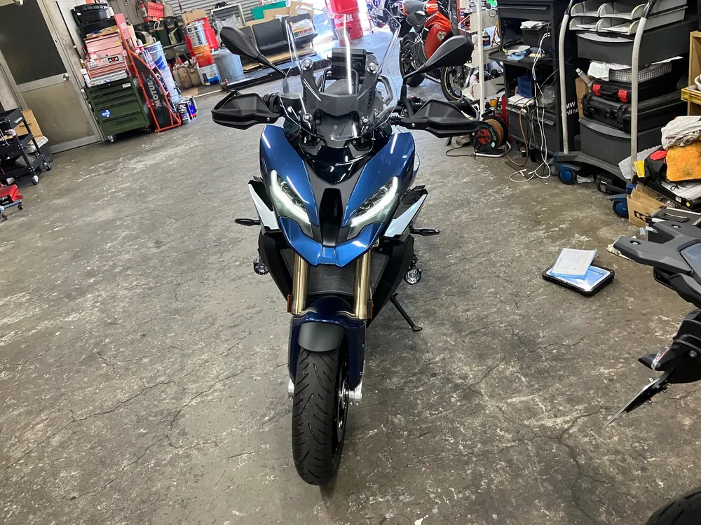 BMW S1000XR 2026, black / blue, фото 4