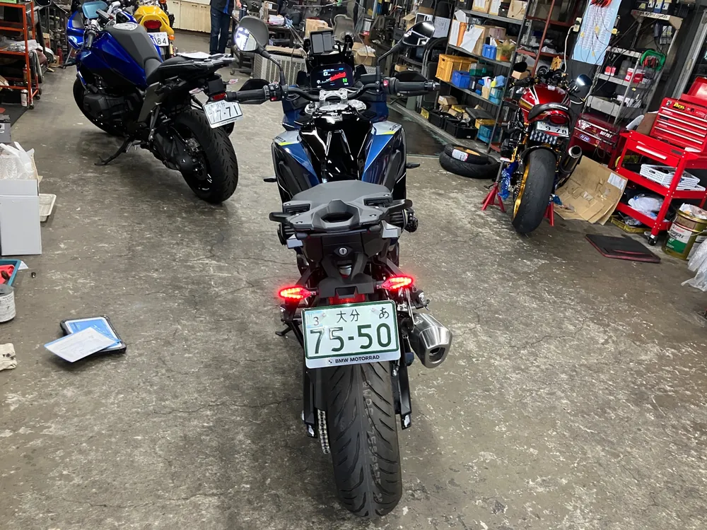 BMW S1000XR 2026, black / blue, фото 5
