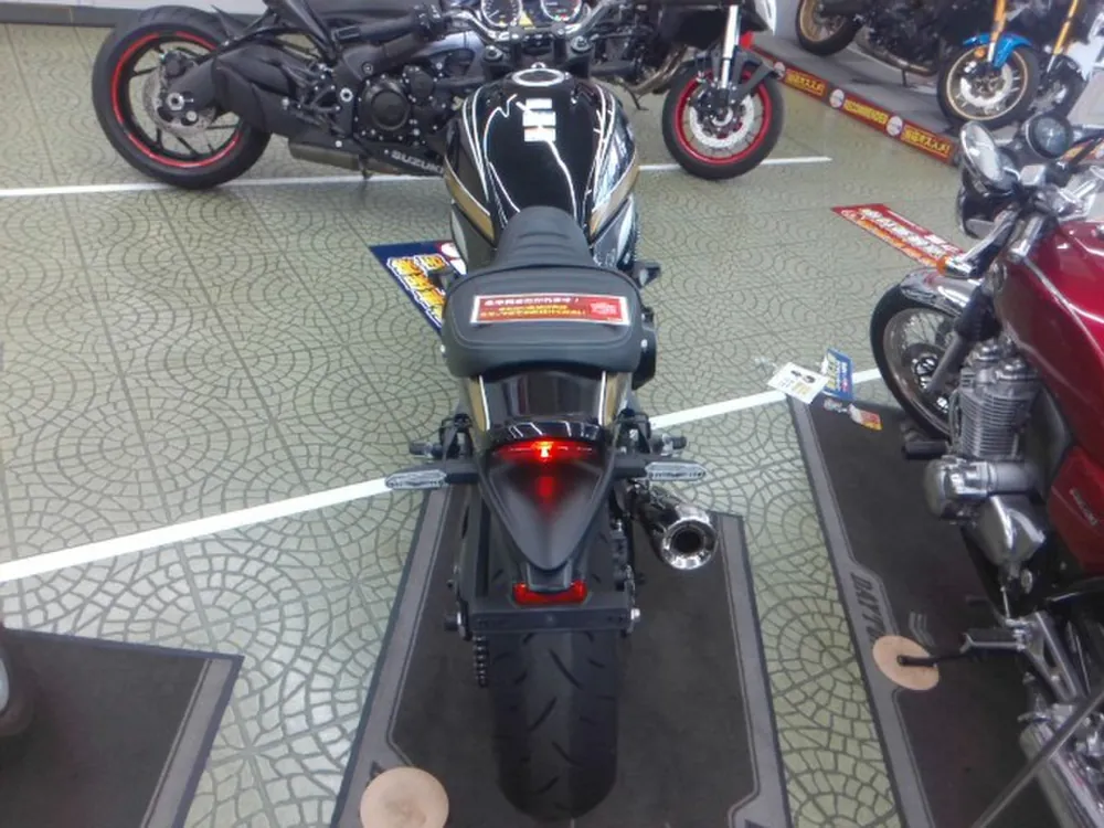 Kawasaki Z900RS 2021, black / gold, фото 5