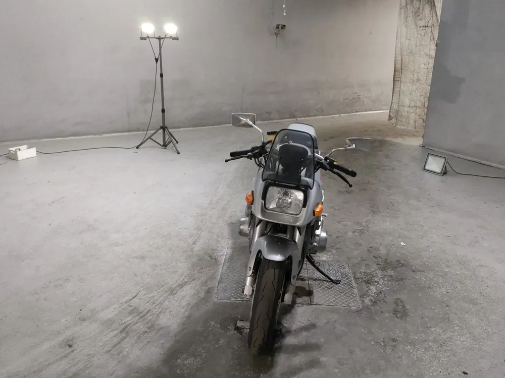 Suzuki GSX1100S Katana 2000, серебристый, фото 3