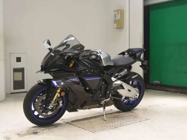 Yamaha YZF-R1M 2026, black | silver, фото 4