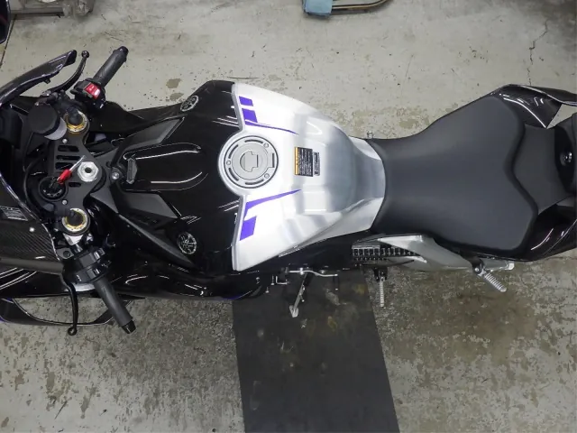 Yamaha YZF-R1M 2026, black | silver, фото 7