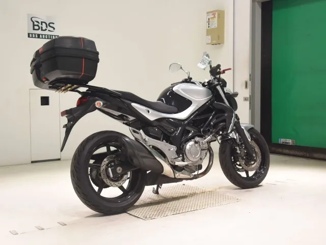 Suzuki Gladius 400 ABS 2015, black | silver, фото 5
