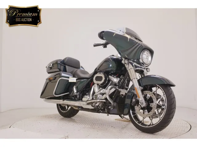 Harley-Davidson FLHXS1870 2021, зелёный, фото 3
