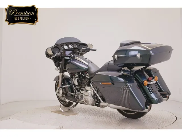 Harley-Davidson FLHXS1870 2021, зелёный, фото 6