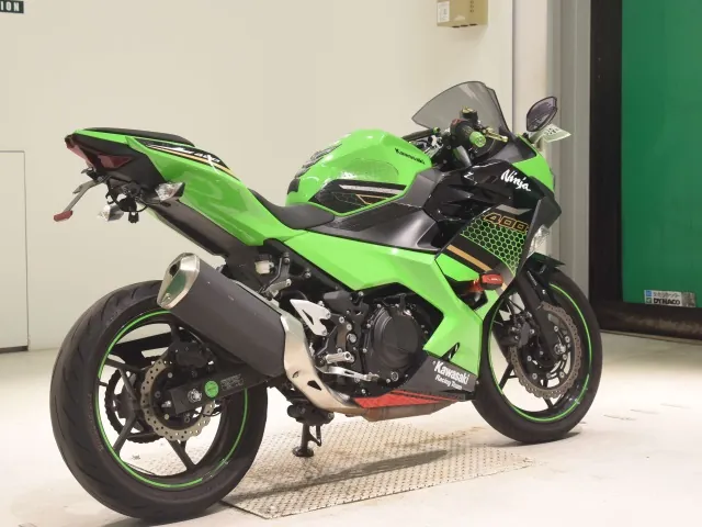 Kawasaki Ninja 400 2020, black | green, фото 5