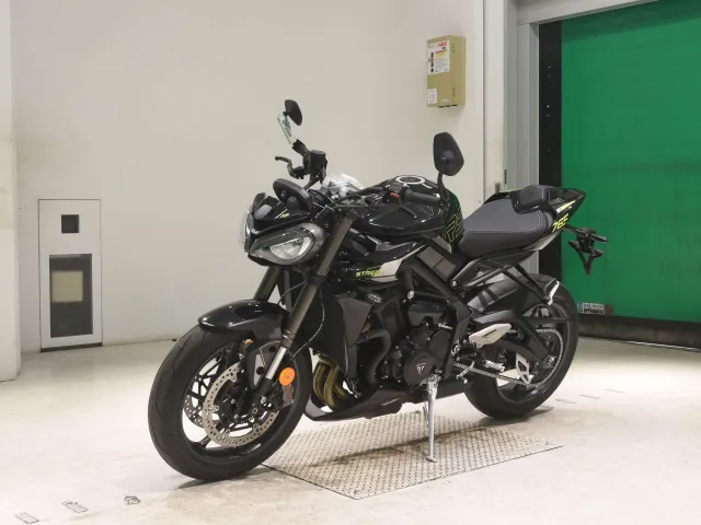 Triumph Street Triple RS 2026, чёрный, фото 4