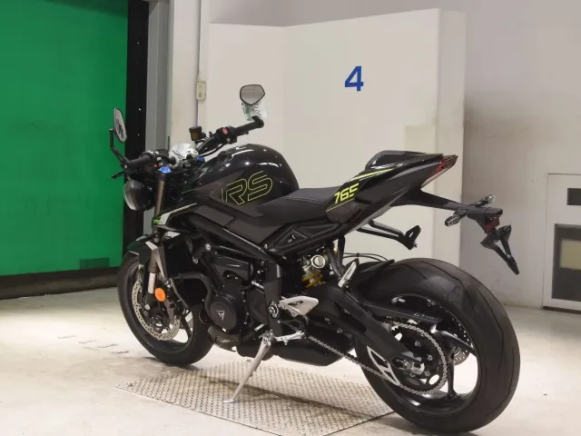 Triumph Street Triple RS 2026, чёрный, фото 6