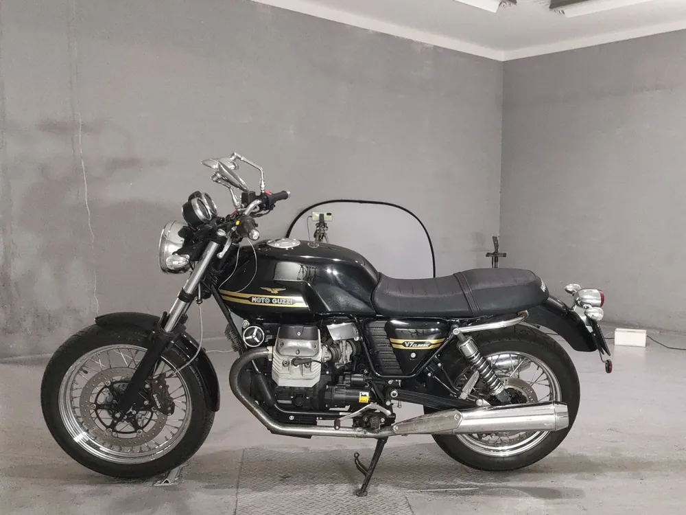 Moto Guzzi V7 Classic 2011, чёрный, фото 2