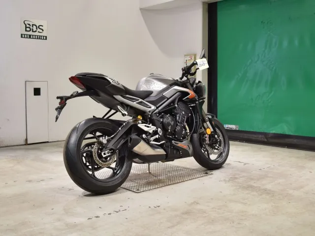 Triumph Street Triple RS 2026, серый, фото 5