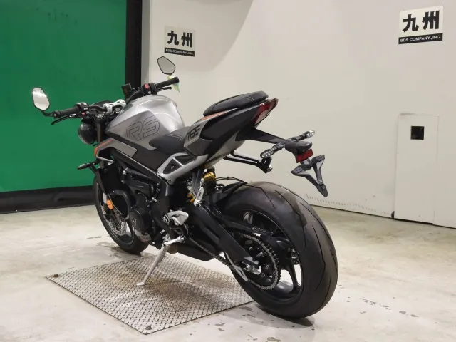Triumph Street Triple RS 2026, серый, фото 6