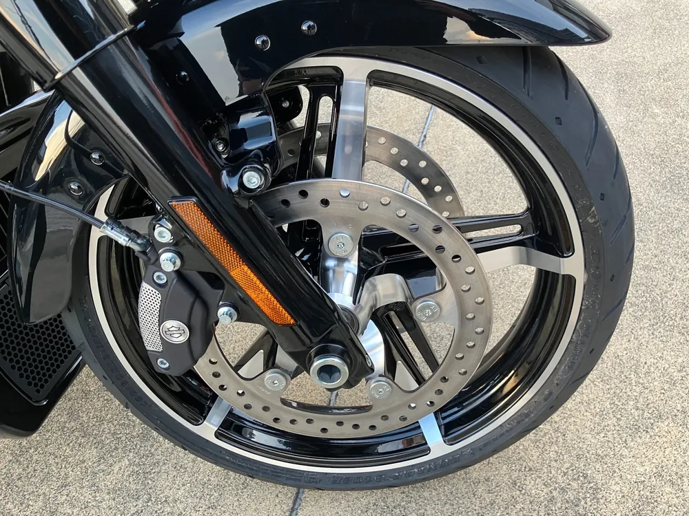 Harley-Davidson FLTRX 2026, чёрный, фото 2
