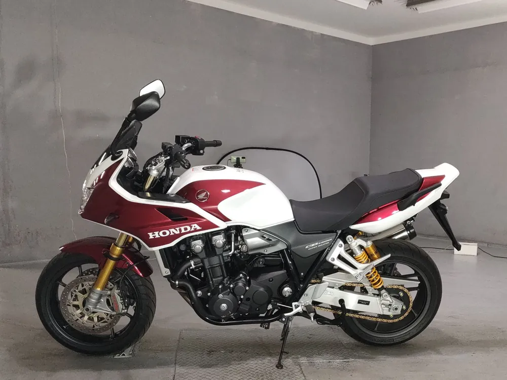 Honda CB1300 2025, white / red, фото 2