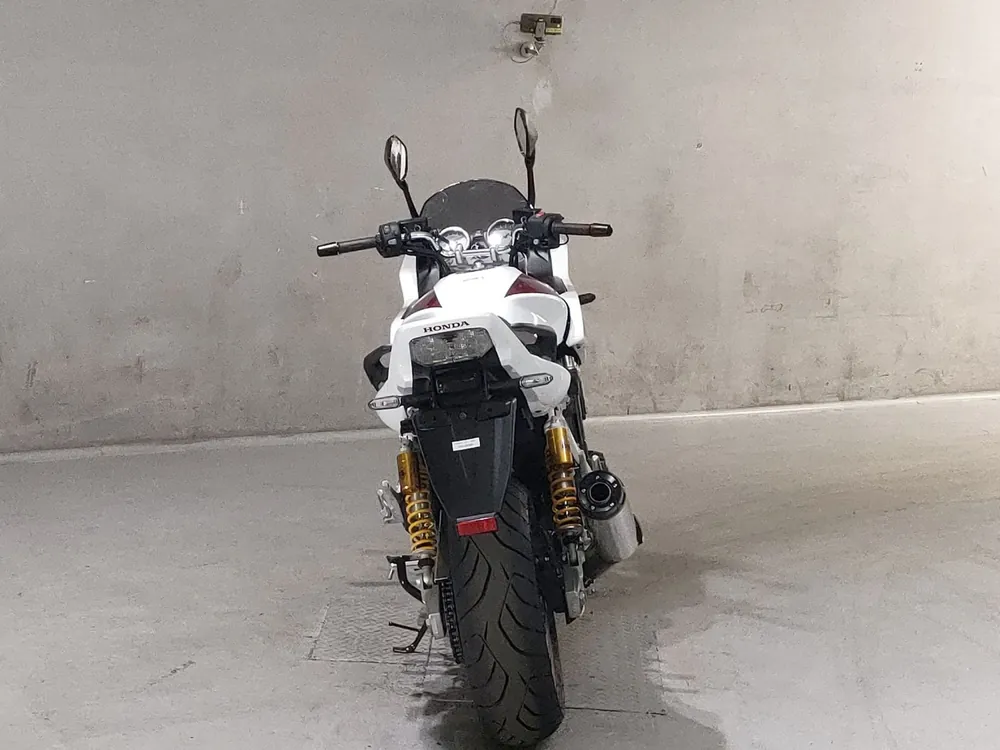 Honda CB1300 2025, white / red, фото 4