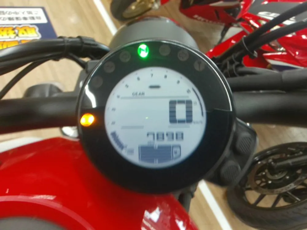 Yamaha XSR700 2021, white / red, фото 3