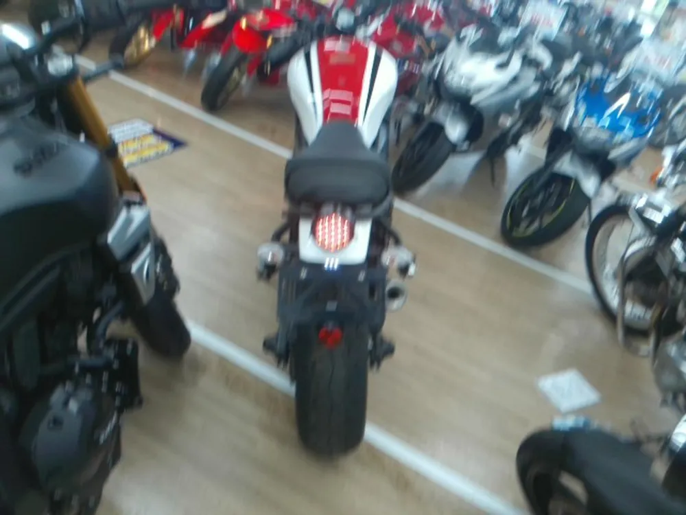 Yamaha XSR700 2021, white / red, фото 5