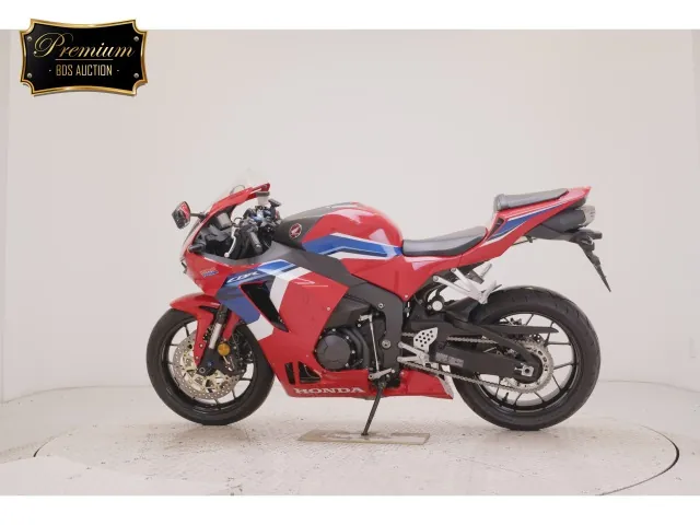 Honda CBR600RR 2022, white | red | blue, фото 2
