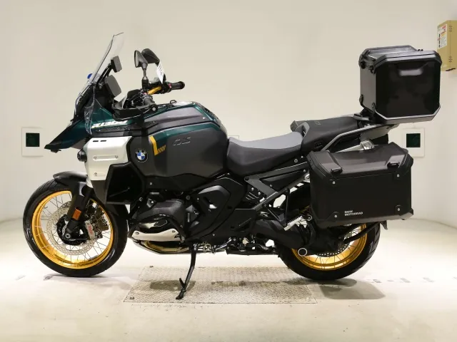 BMW R1300GS Adventure 2025, зелёный, фото 2