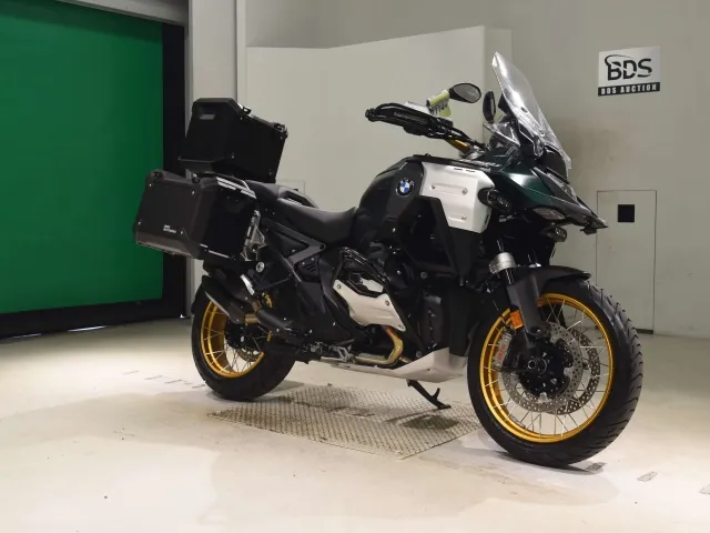 BMW R1300GS Adventure 2025, зелёный, фото 3