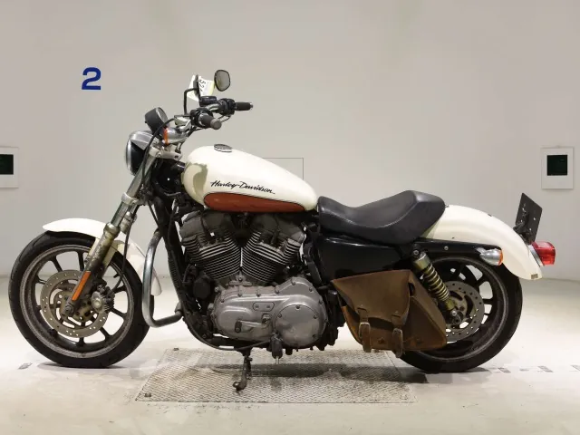 Harley-Davidson XL883L 2011, white | light brown, фото 2