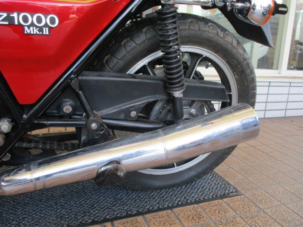 Kawasaki Z1000A 2023, red / gold, фото 11