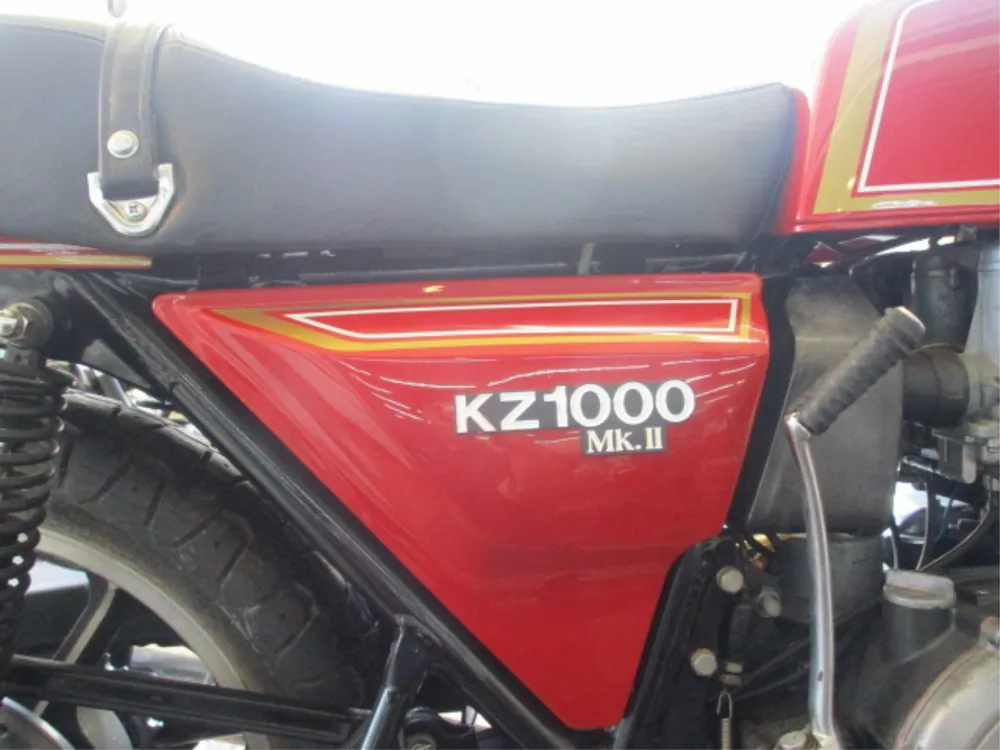Kawasaki Z1000A 2023, red / gold, фото 13