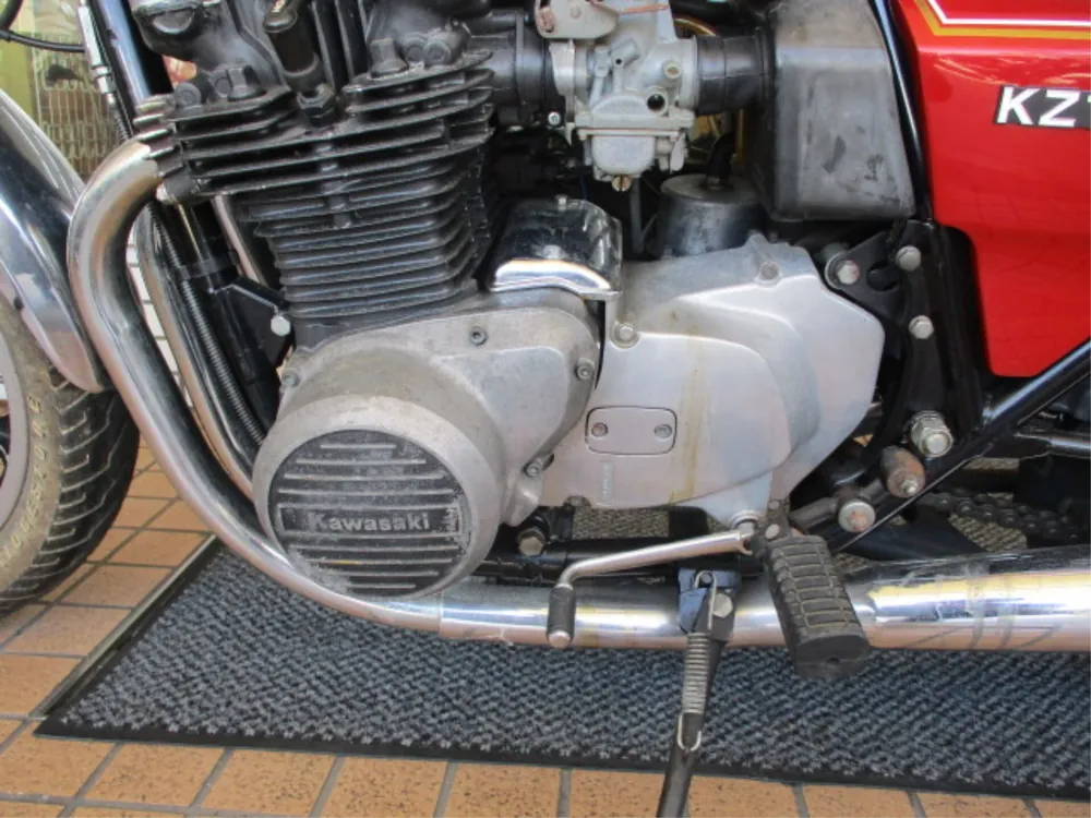 Kawasaki Z1000A 2023, red / gold, фото 10