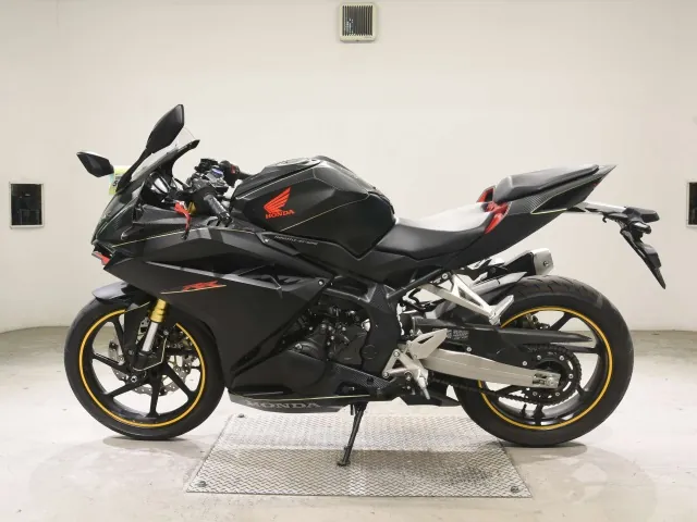 Honda CBR250RR, matt black, фото 2