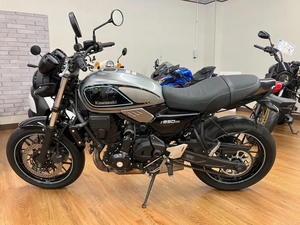 Kawasaki Z650RS 2023, чёрный, серебристый, фото 2