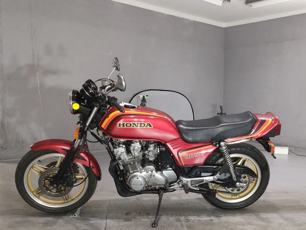 Honda CB750FB 2026, красный, фото 2