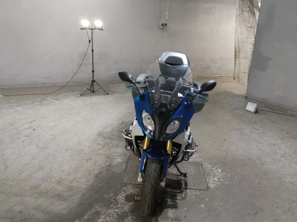 BMW R1200Rs 2015, white / blue, фото 3