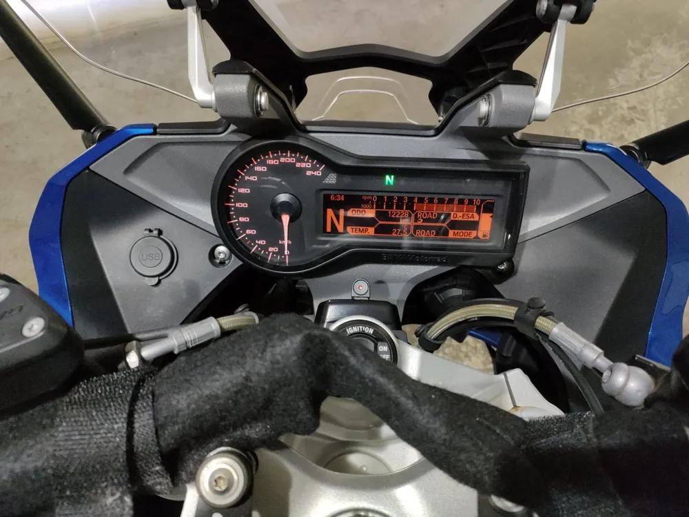 BMW R1200Rs 2015, white / blue, фото 5