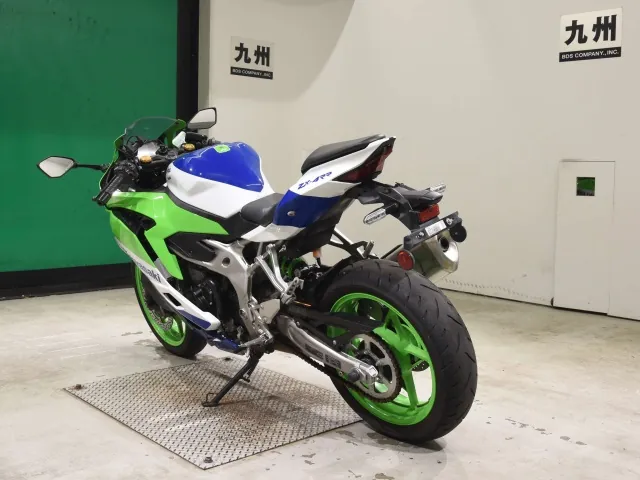 Kawasaki ZX-4R SE 2023, white | green, фото 6