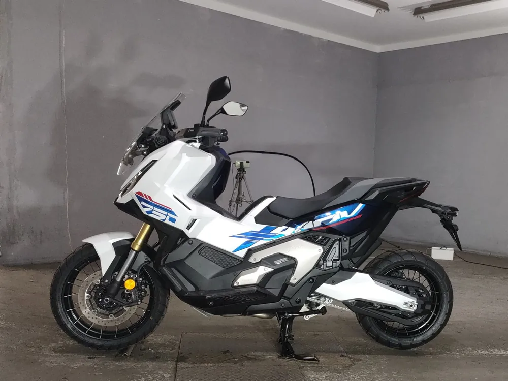 Honda X-ADV750 2026, белый, фото 2