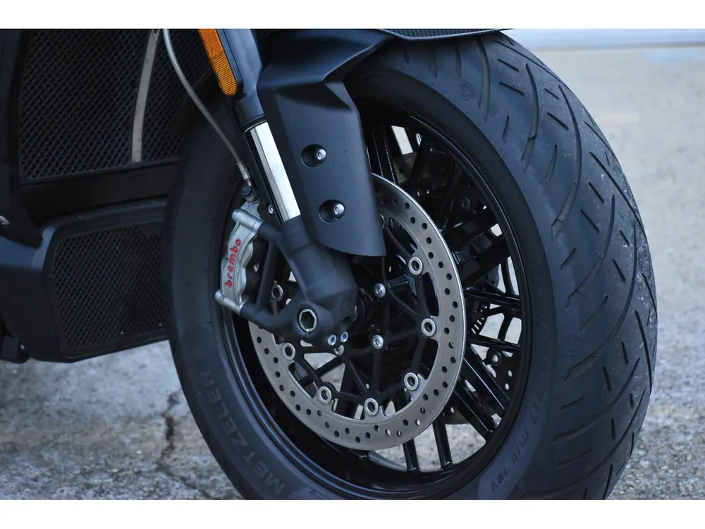 Triumph ROCKET 3R 2022, чёрный, фото 2