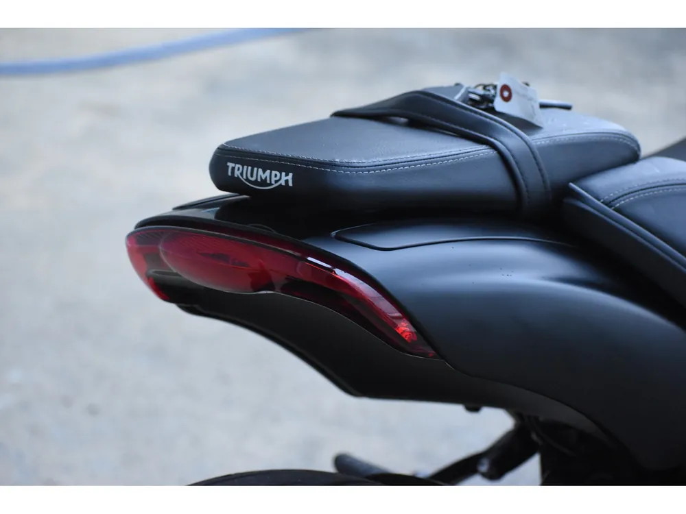 Triumph ROCKET 3R 2022, чёрный, фото 12