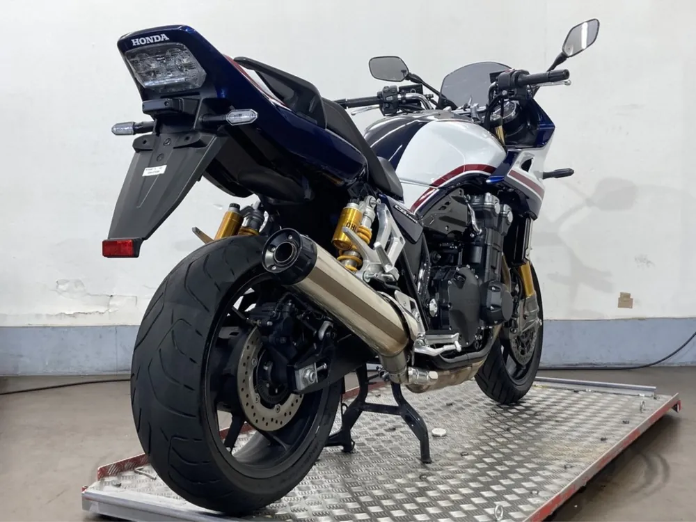 Honda CB1300 2024, white / red / blue, фото 6