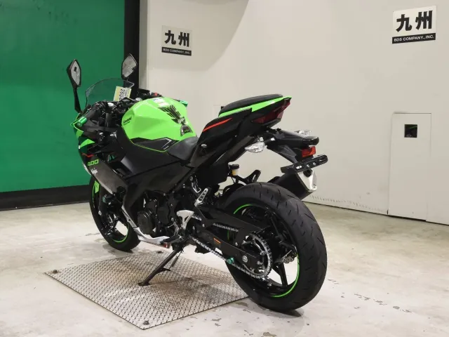 Kawasaki Ninja 400 2022, зелёный, фото 6