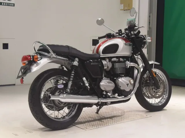 Triumph Bonneville T120 2017, red | silver, фото 4