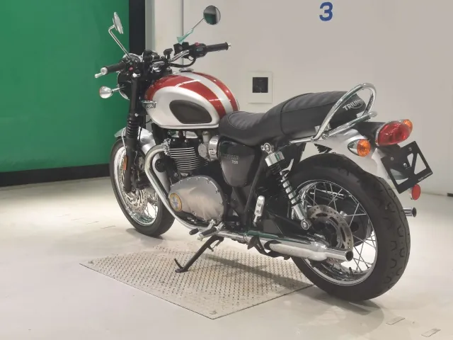 Triumph Bonneville T120 2017, red | silver, фото 5